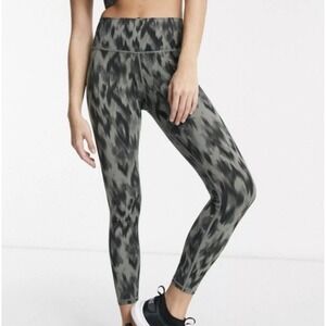 Varley Luna High Rise Abstract Animal Print Leggings Size Medium EUC